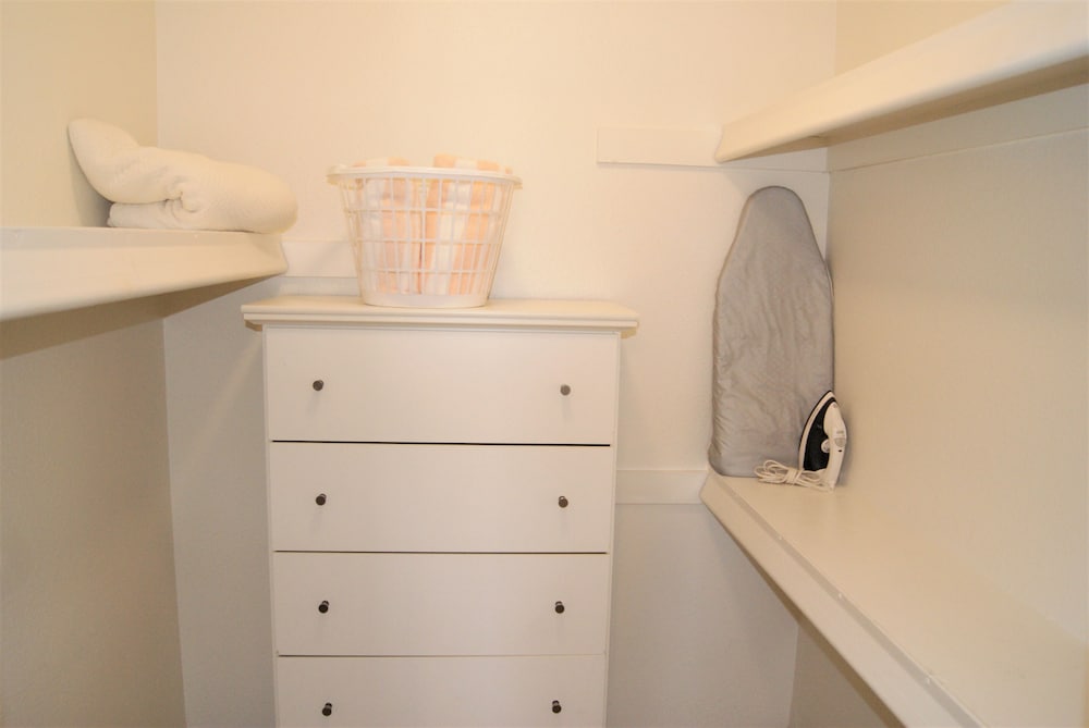 Fully Furnished 1BR Suite-Prime Location! 110 by RedAwning view 5