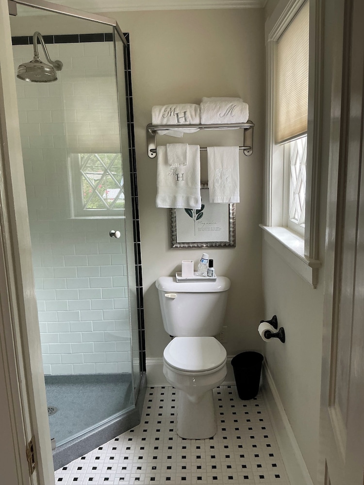Magnolia House Bed & Breakfast