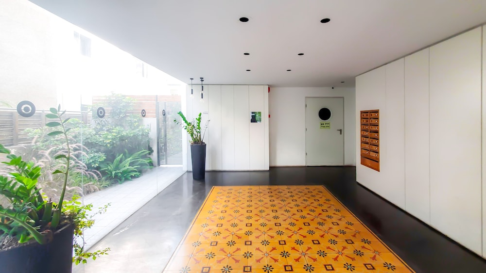 Exclusive 3BDR Near Rothschild TL40 view 3