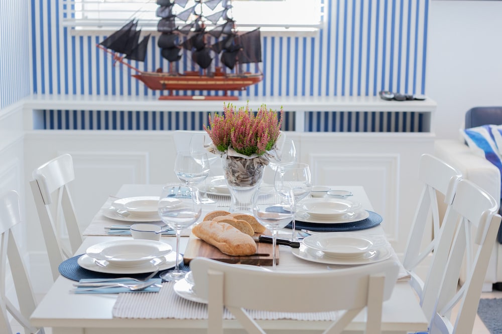 Sailor Apartment by Renters Prestige