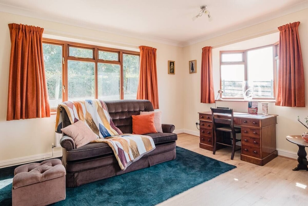A Beautiful 3-Bed Worcestershire Home