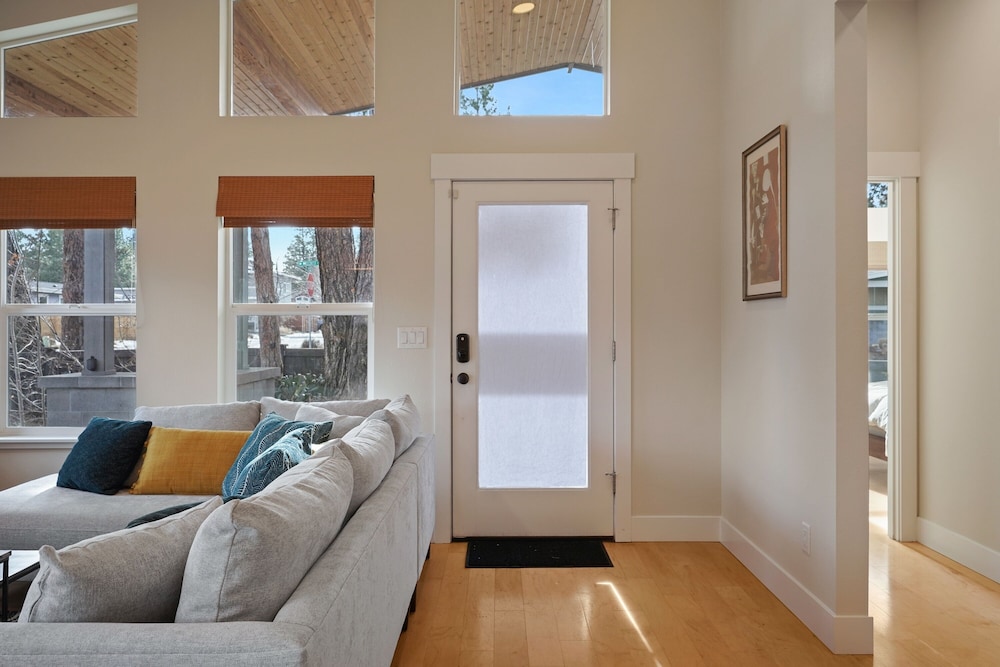 Dwell 30 Days Minimum 3 Bedroom Home by RedAwning