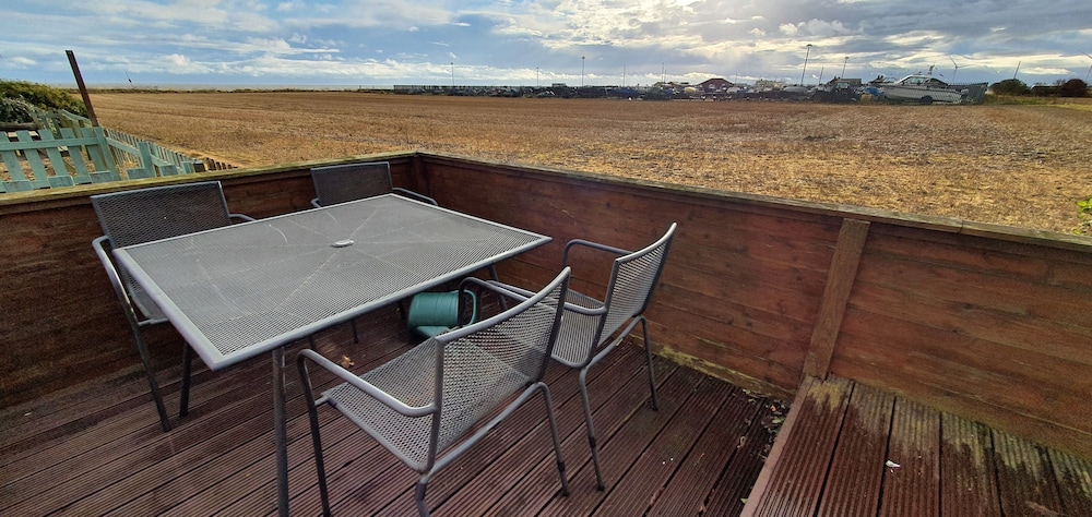 2bed Chalet Sleeps 5 - Dogs Free, Parking, Seaview
