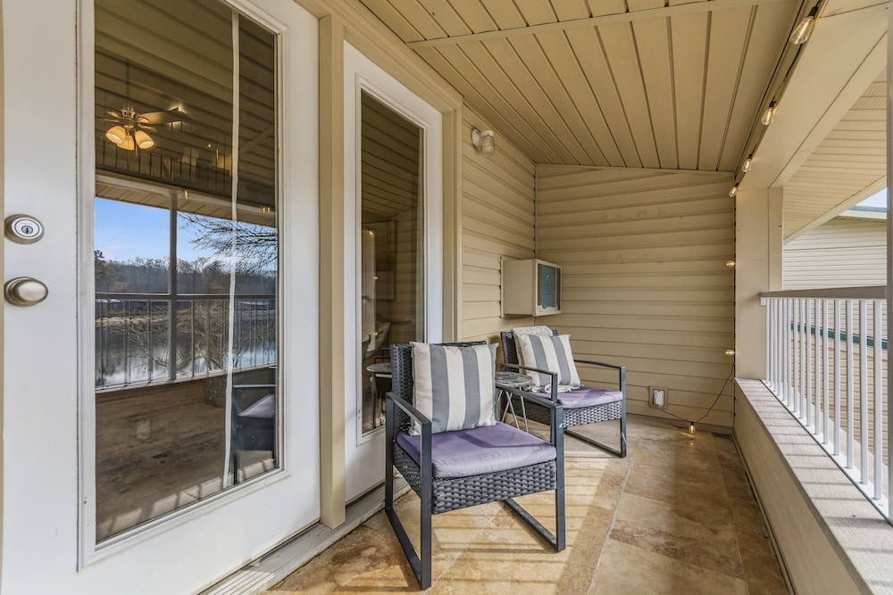 Clearwater Golden Escape On Lake Hamilton 2 Bedroom Condo