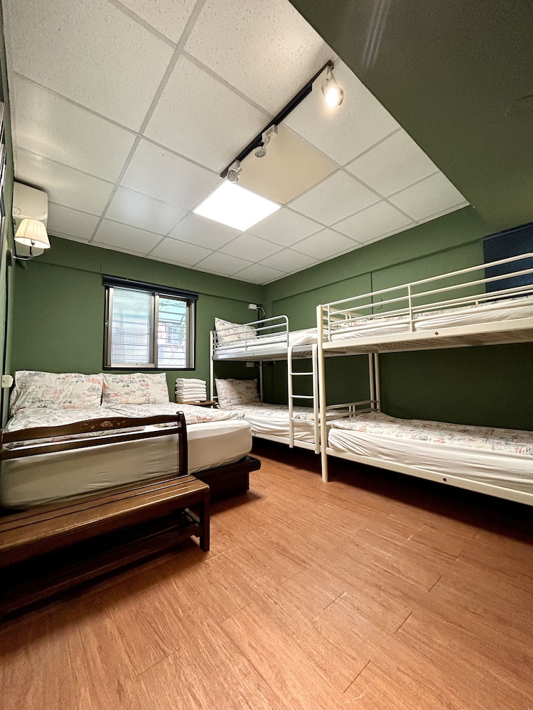 Ximen Triple Tiger Hostel