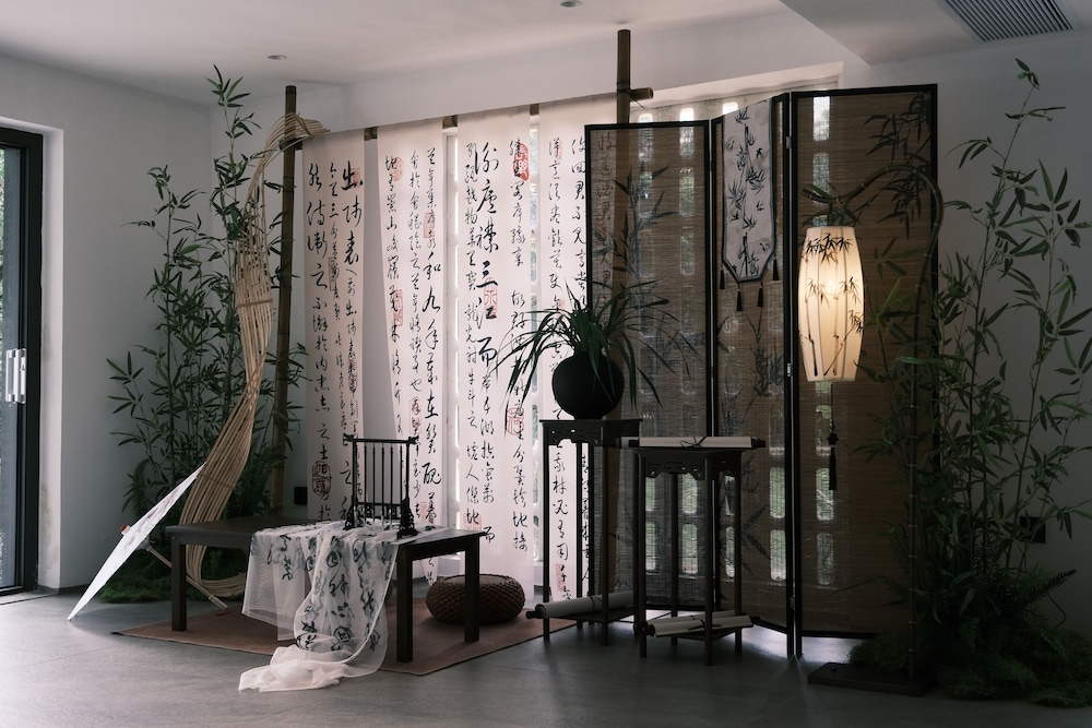 Miyue Shenzhen Tianlu Secret Wild Wizard Holiday Hotel