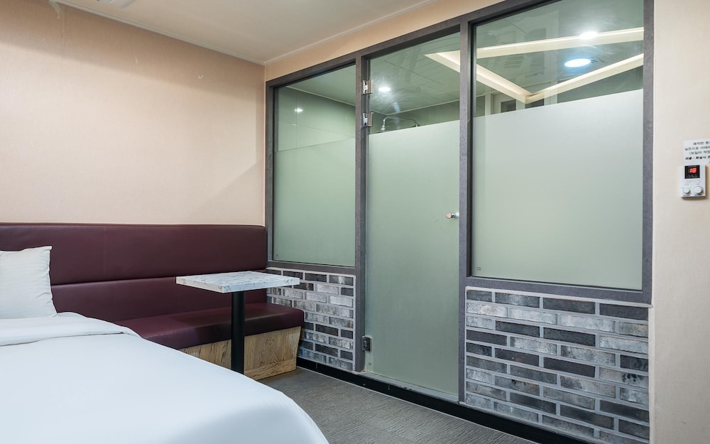 Chuncheon Bomnae Self Check-in Motel view 4