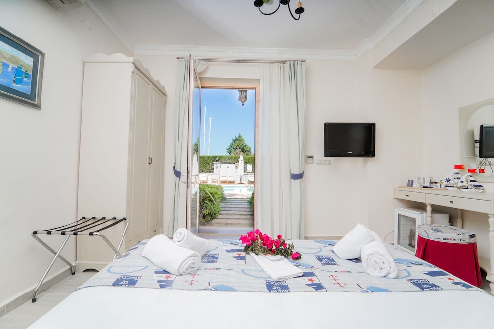 Alacati Marina Palace Otel - Image 45