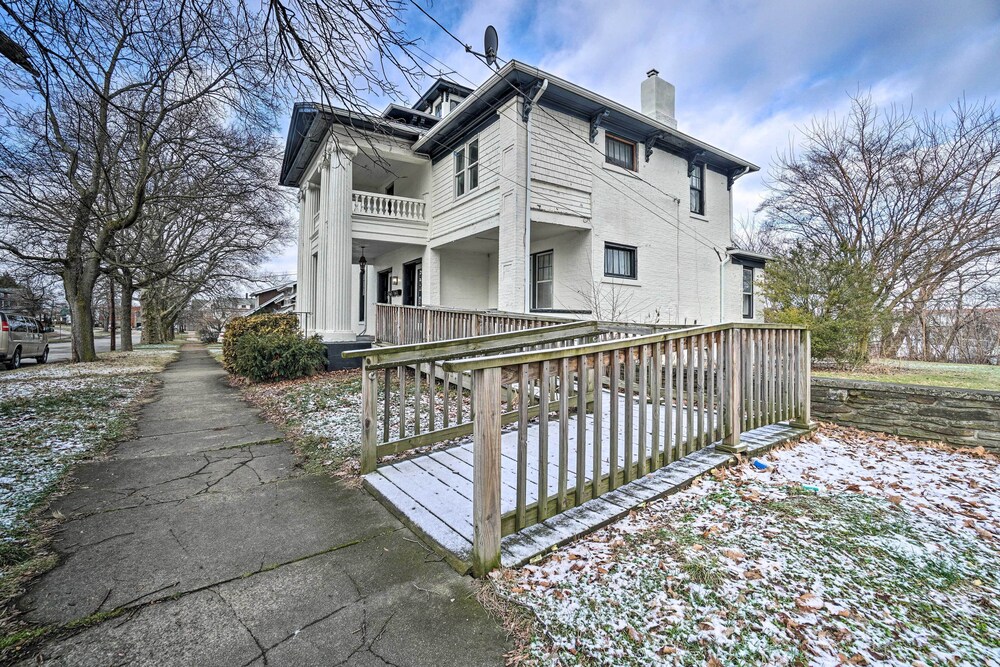 Historic Family Home 2 Mi to Lake Erie & Zoo! view 5