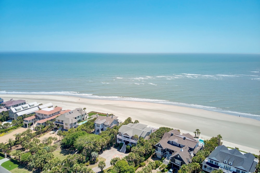 114 Ocean Boulevard by Avantstay Beachfront Infinity Pool Basketball Court Recently Renovated