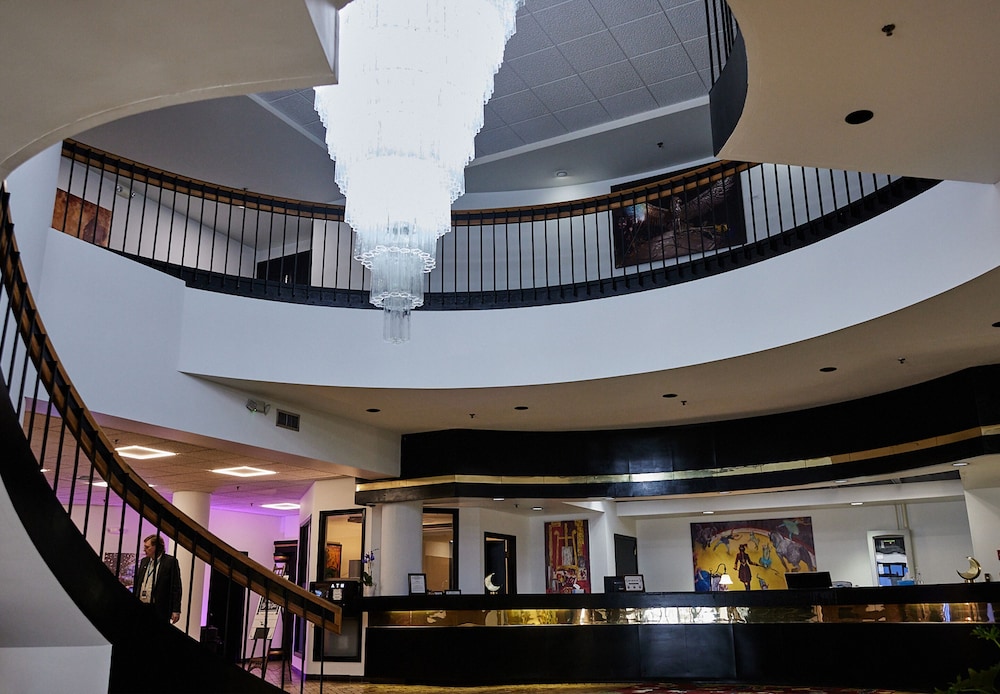 Lobby & Reception