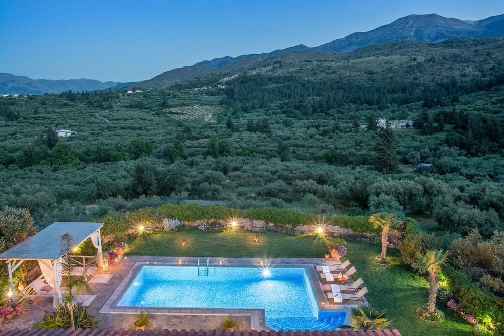Chania Secluded Gem - Kallithea Private Pool Villa