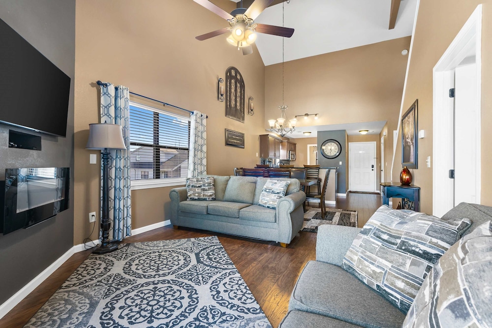 Branson Blessing Condo for 8!