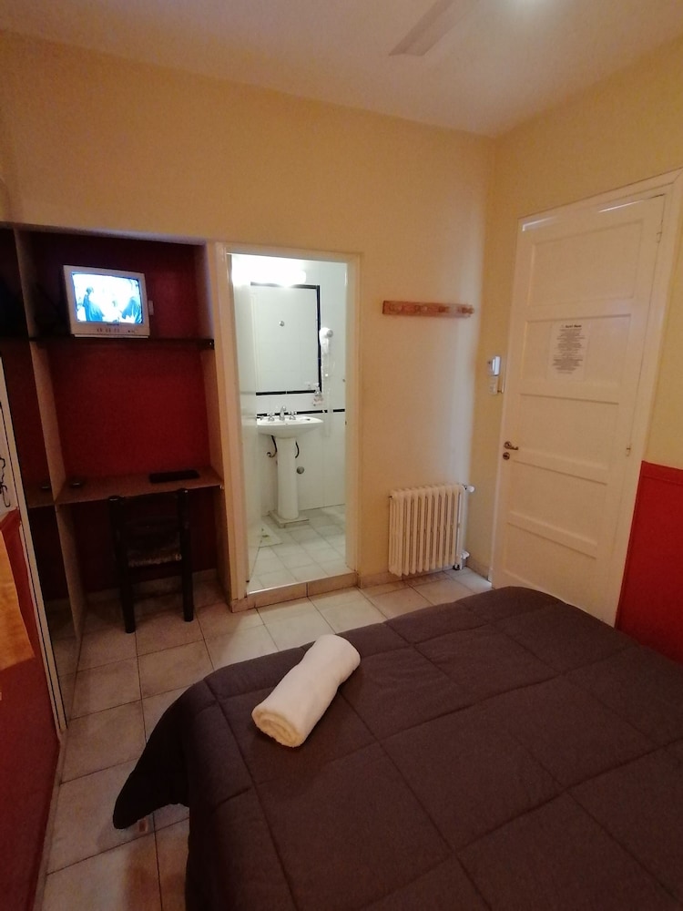 Alamo Hostel & Suites