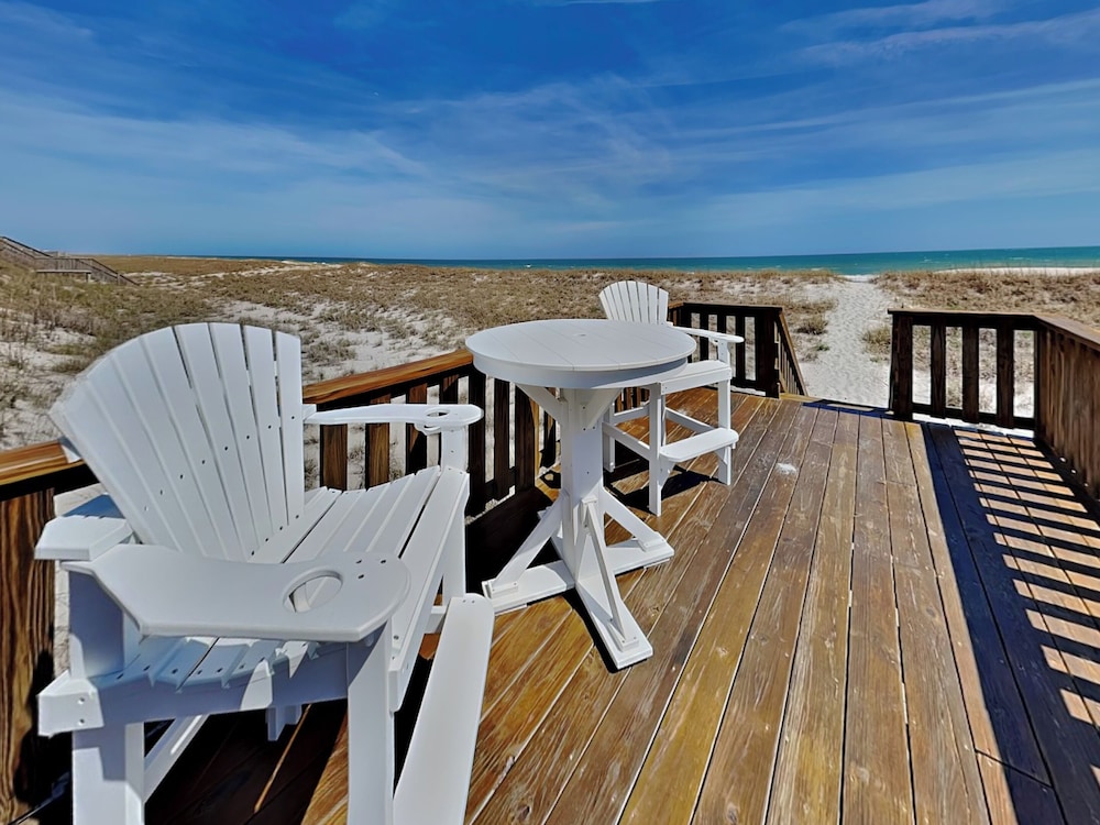 The Caroline by Topsail Realty