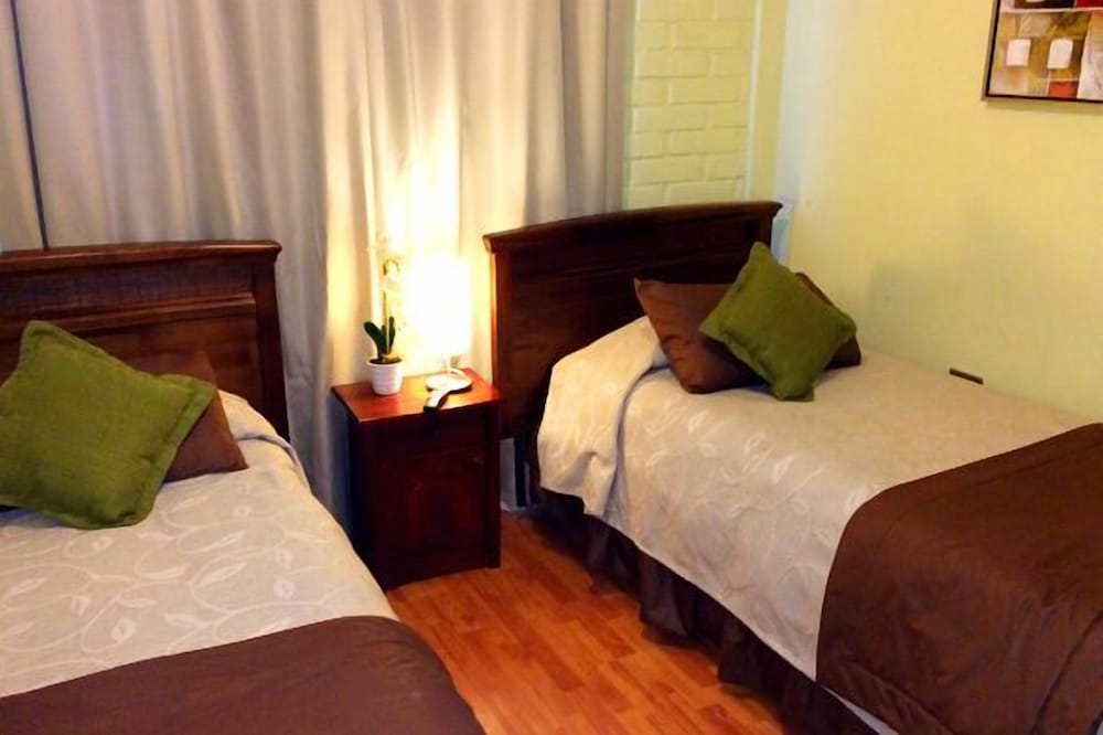 Hostal Almenas