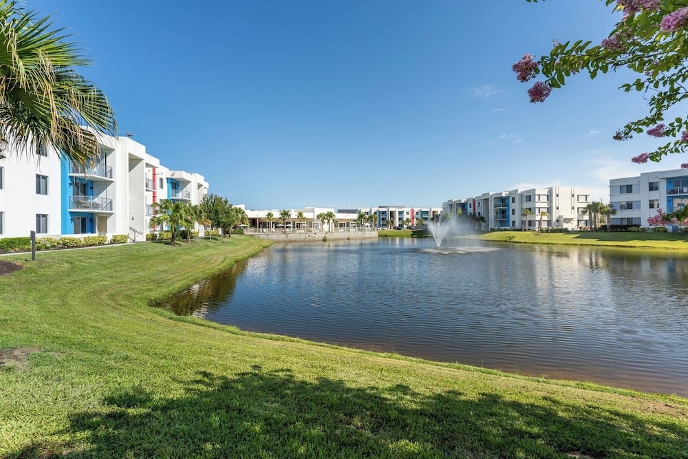 Daytona 2BR Getaway Parking Family & Pet-friendly