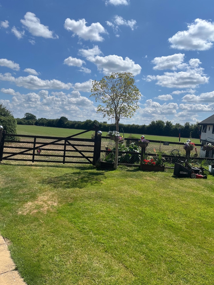 Spacious 6 Bedroom House in Maidenhead/ Windsor