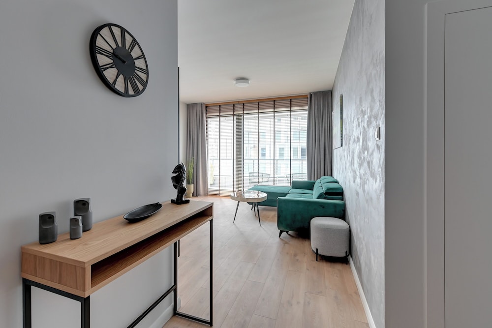 Brabank Riverside & Parking by Downtown Apartments