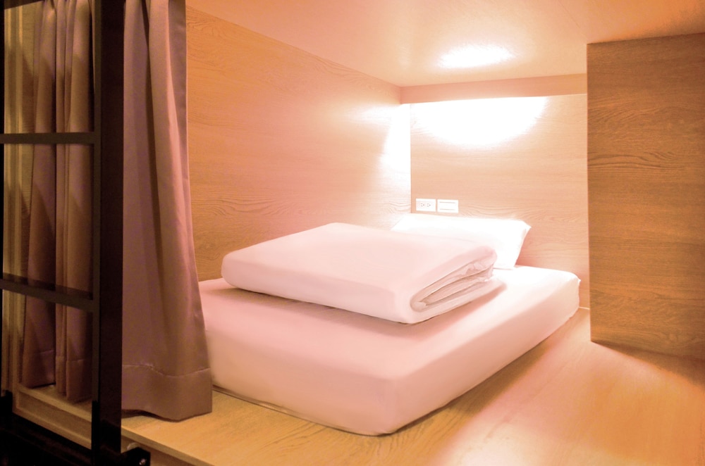 StarBox Hostel