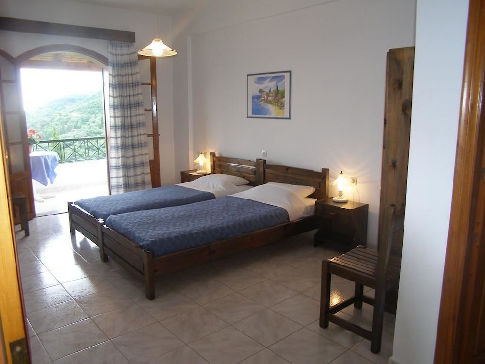 Dora Studios photo 3