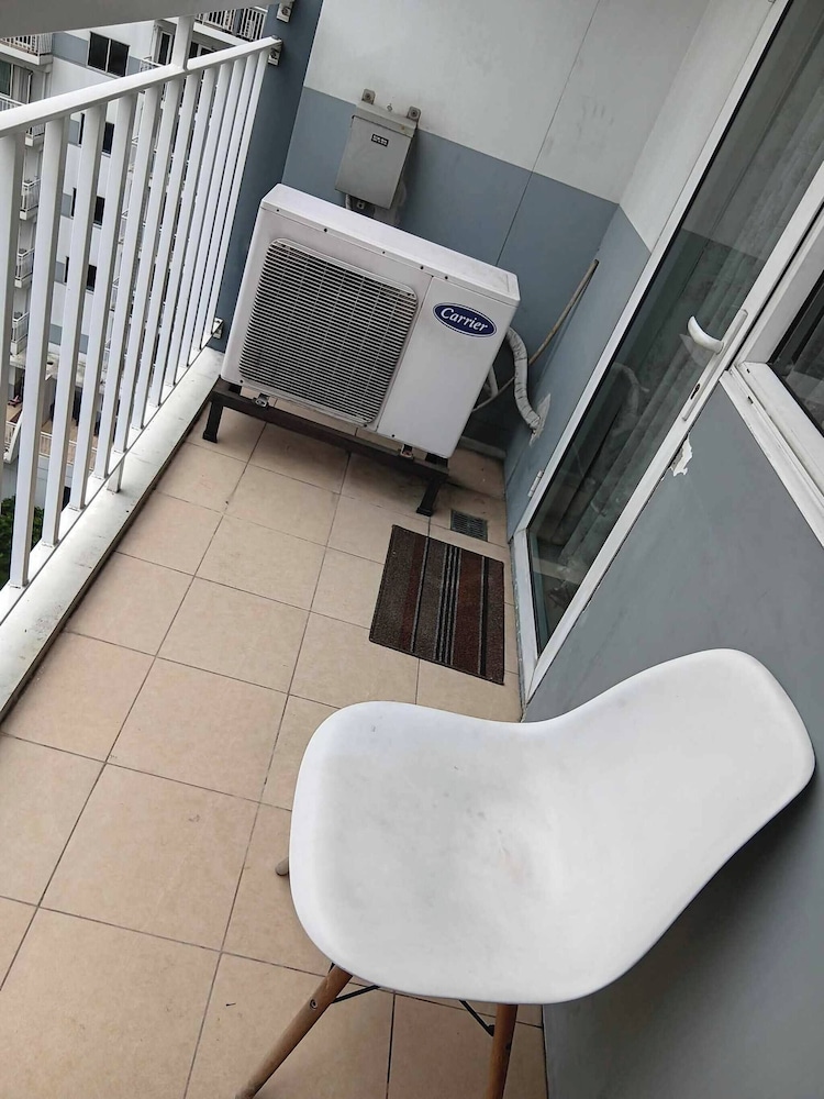 Fancy Pasay City Apartment for Rent - Mall of Asia Nearby Front of Mall Of Asia