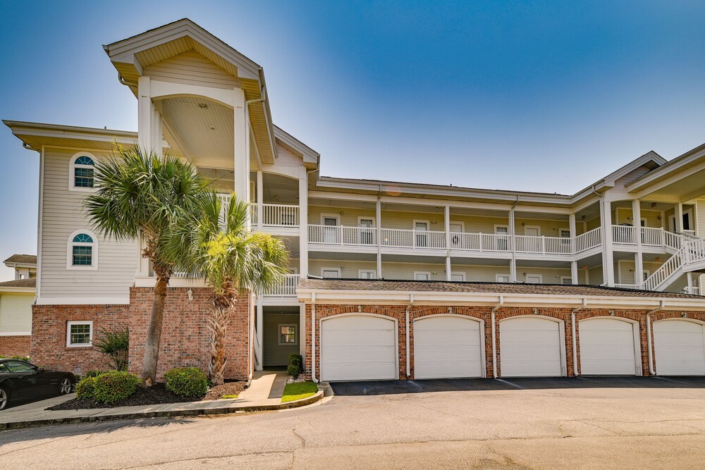 Myrtle Beach Condo: Community Pool & Golf Course! view 4