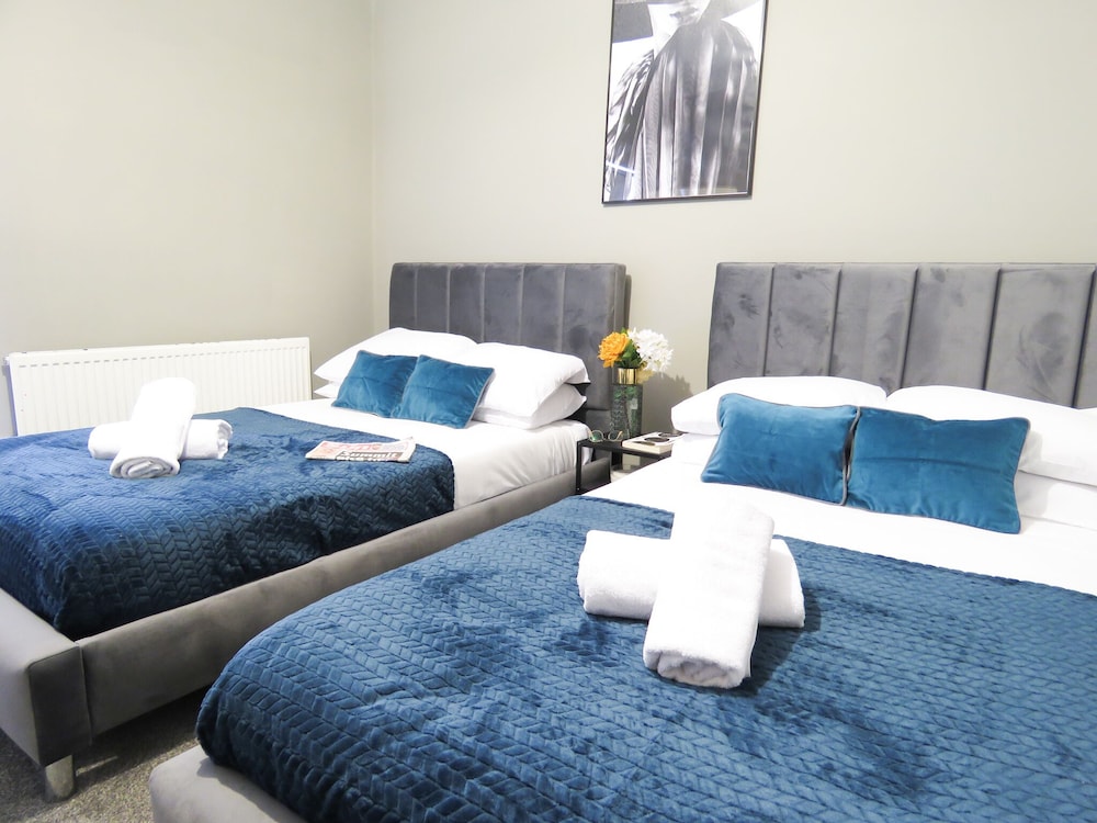 Tudors eSuites Three Bedroom House view 4