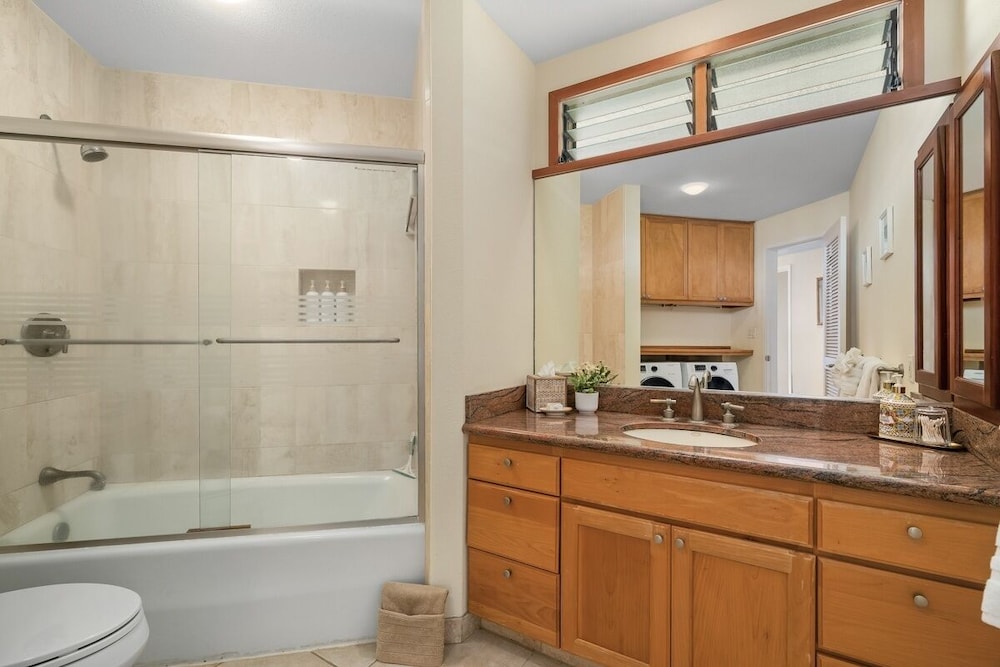 Puu Poa 306 2 Bedroom Condo