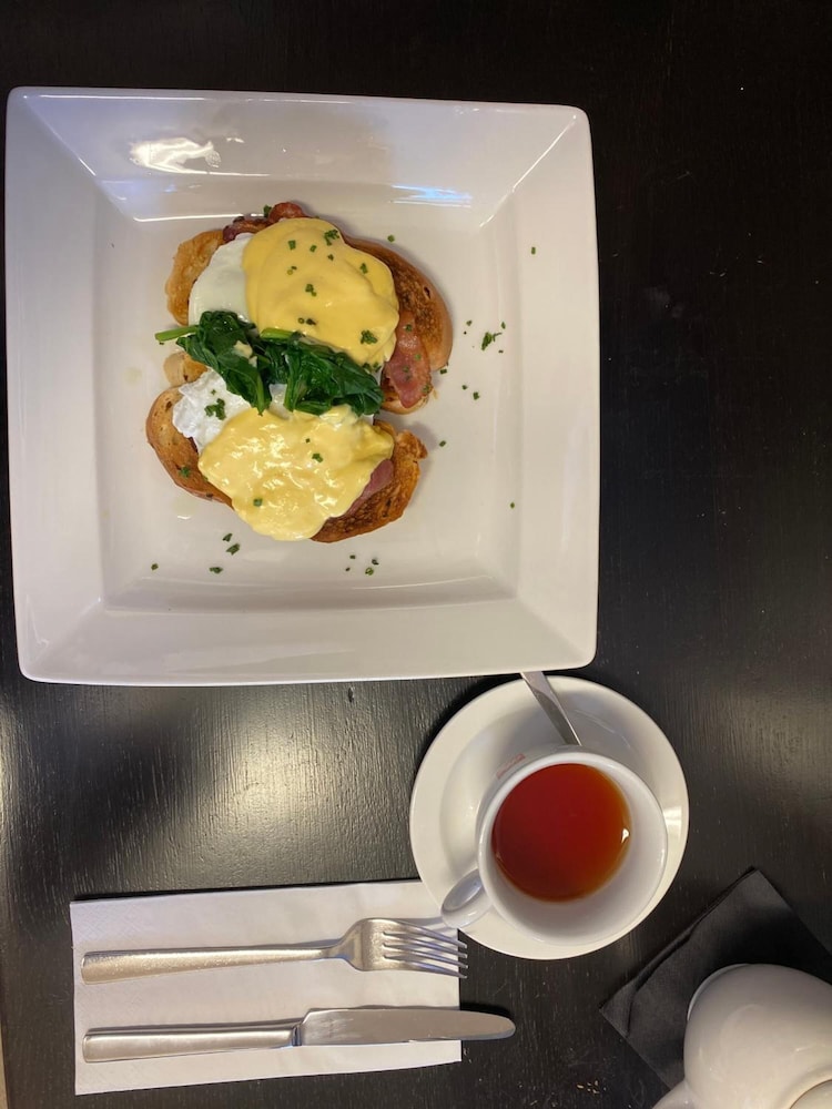 No.12 Hotel & Bistro