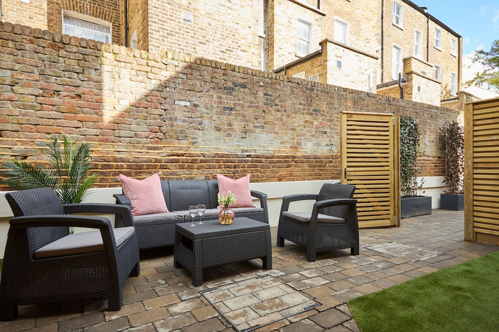outdoor bbq area