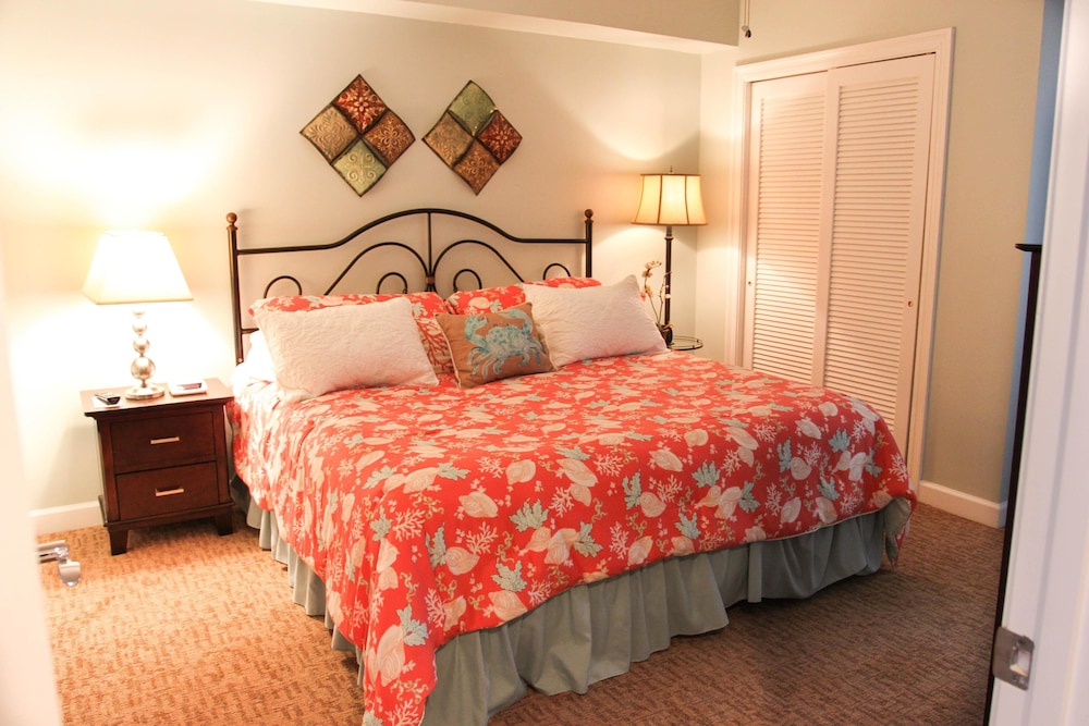 Sterling Shores 2 Bedroom Apartment by BnD