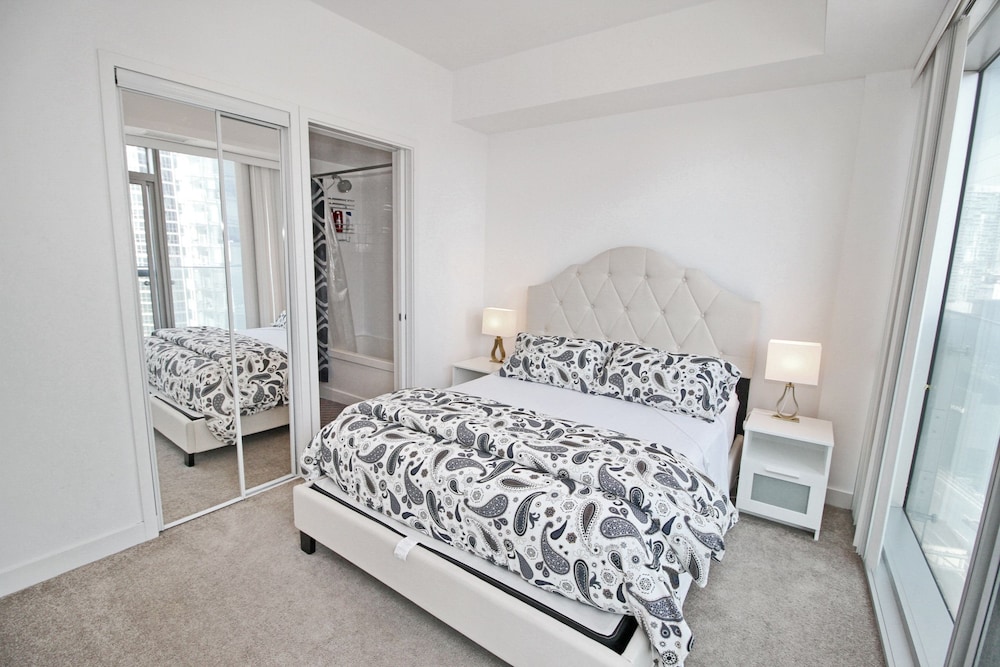 Presidential 3Br Condo - Core Downtown - Image 4