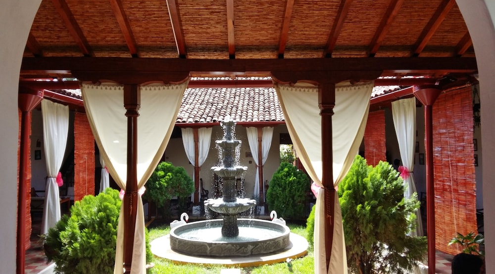 Hotel Guesthouse Los Corredores del Castillo - Image 1