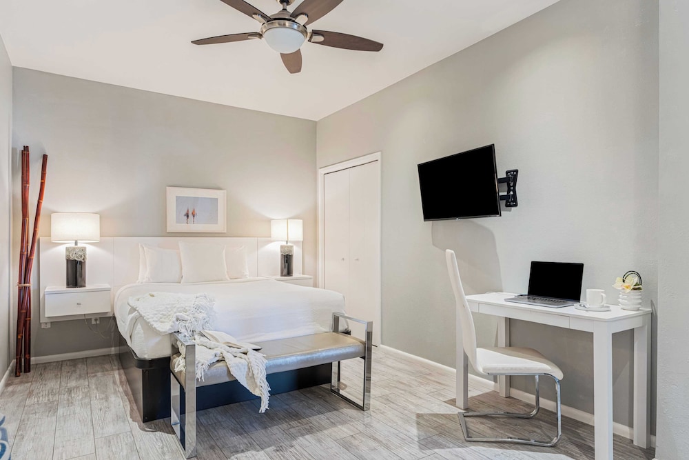 4 Cayucos Bungalows Steps to Beach, Sleeps 16, Pet Friendly