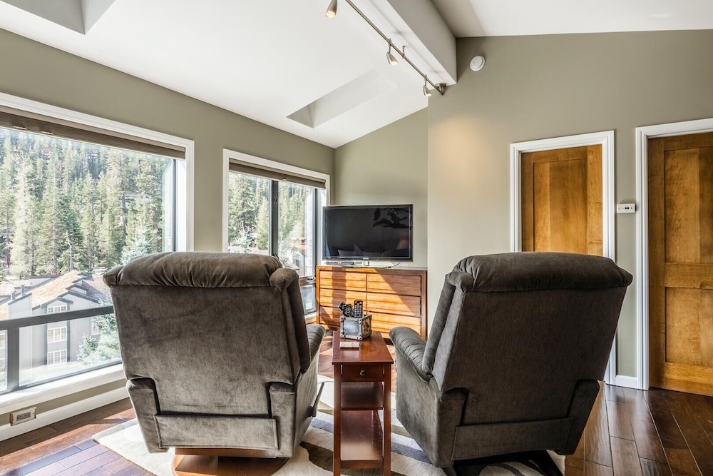 Mammoth Mountain - Vacation Condos