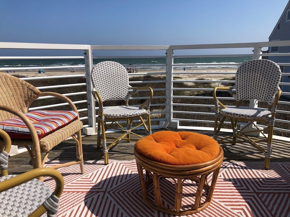 Beachfront Melody by Ryson Vacation Rentals