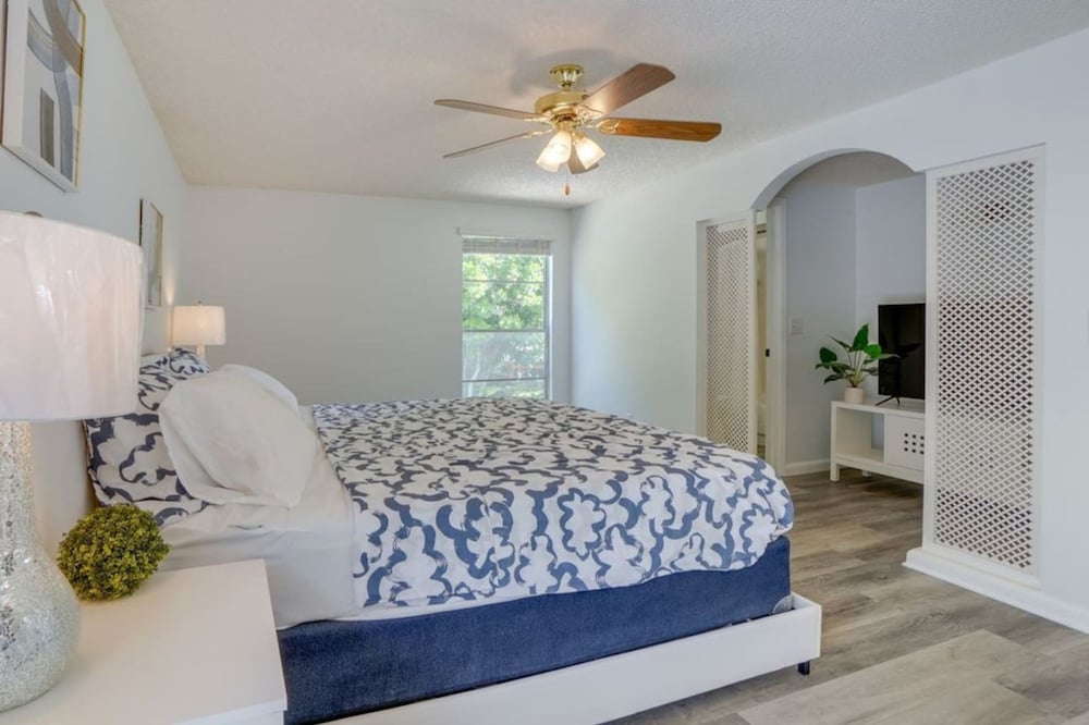 Pool Spacious Central Home 7mile to Beach