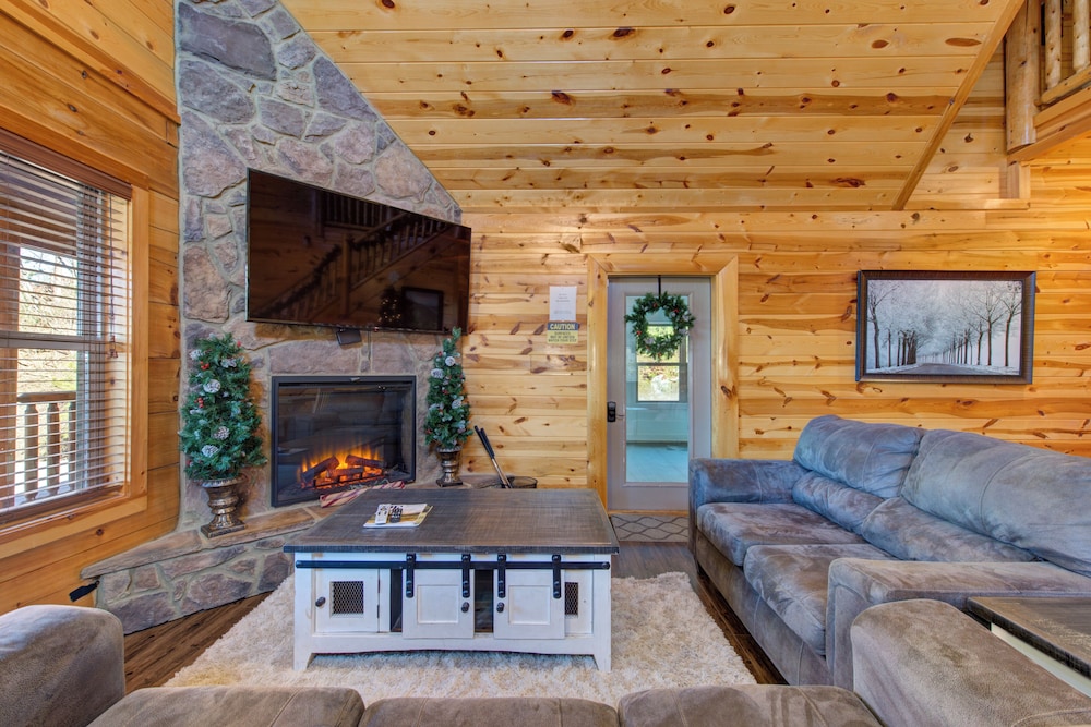 Chilling Bear Lodge
