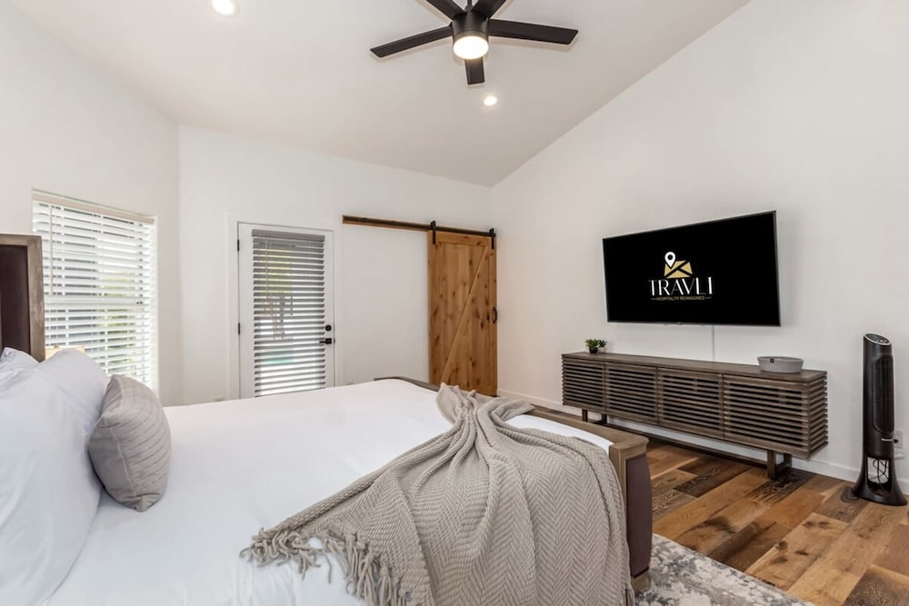 Sunburst Estate Htd Pool Putt Grn Sleeps 14