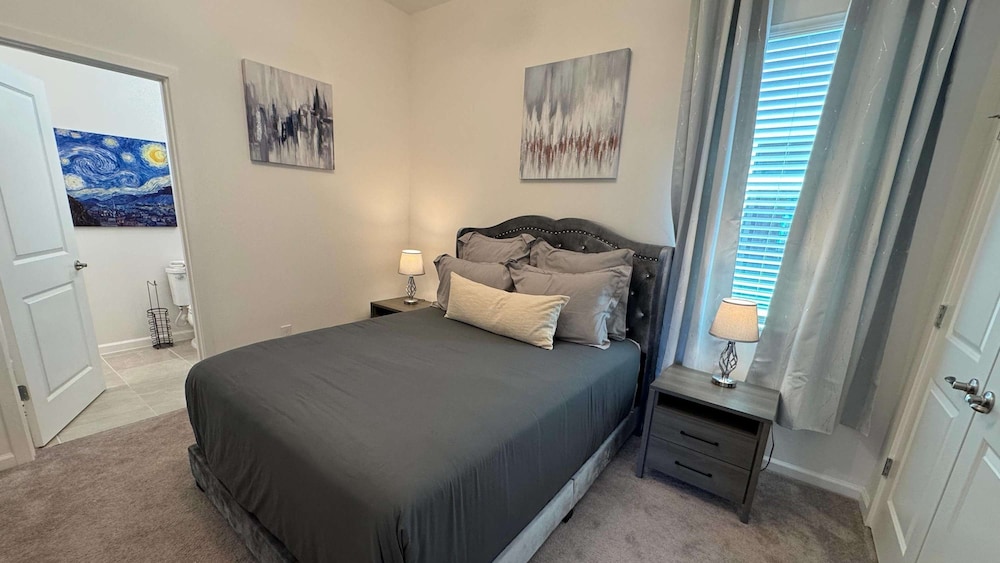 Family Friendly 12bd w Jacuzzi Veranda Palms 4401