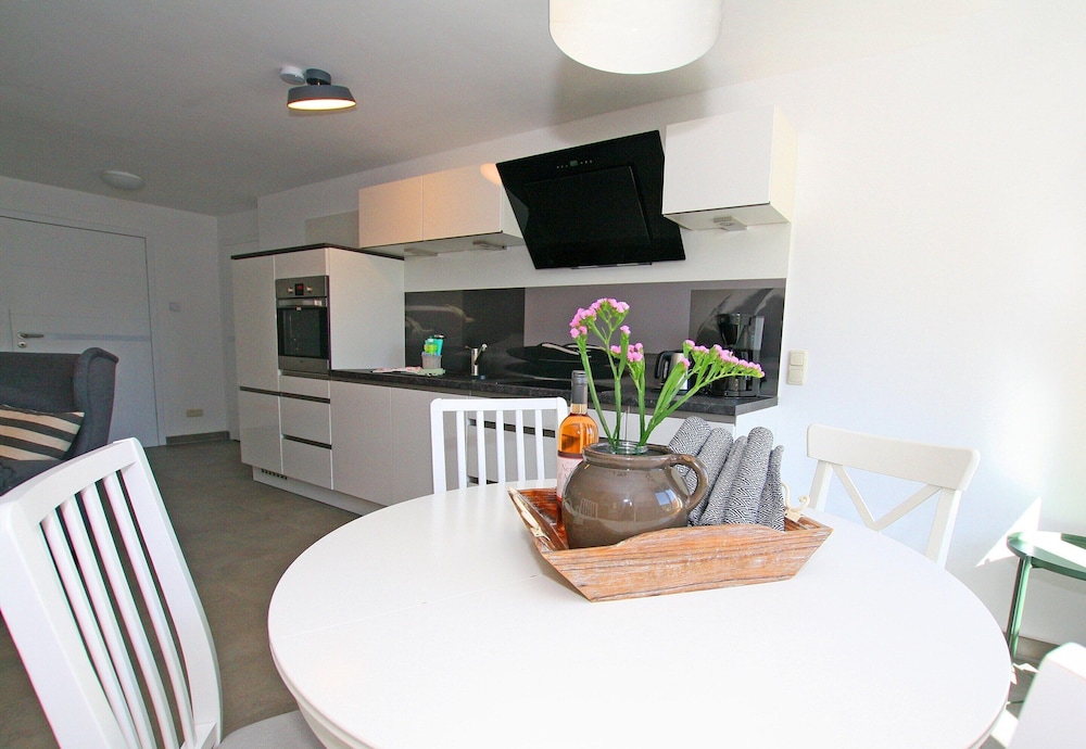 Luxuriose Ferienwohnung mit Terrasse, Wiek