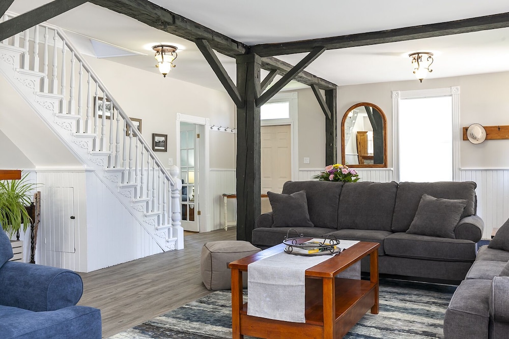 Rocklyn Inn Bed & Breakfast