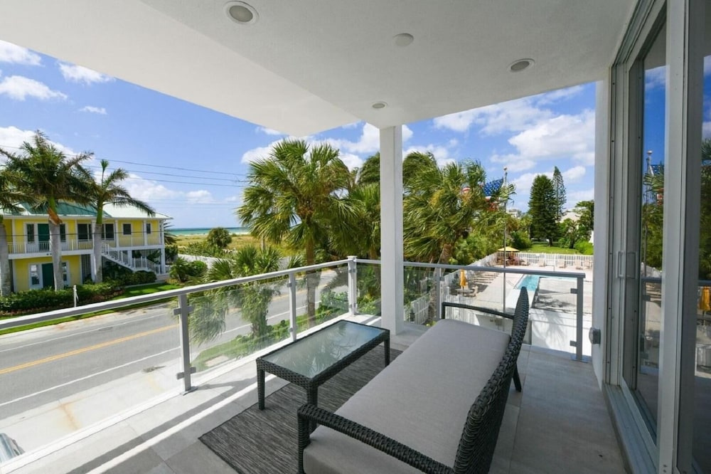 Lookout by Beachside Management