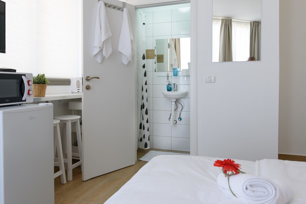 Beach View Apartments And Studio