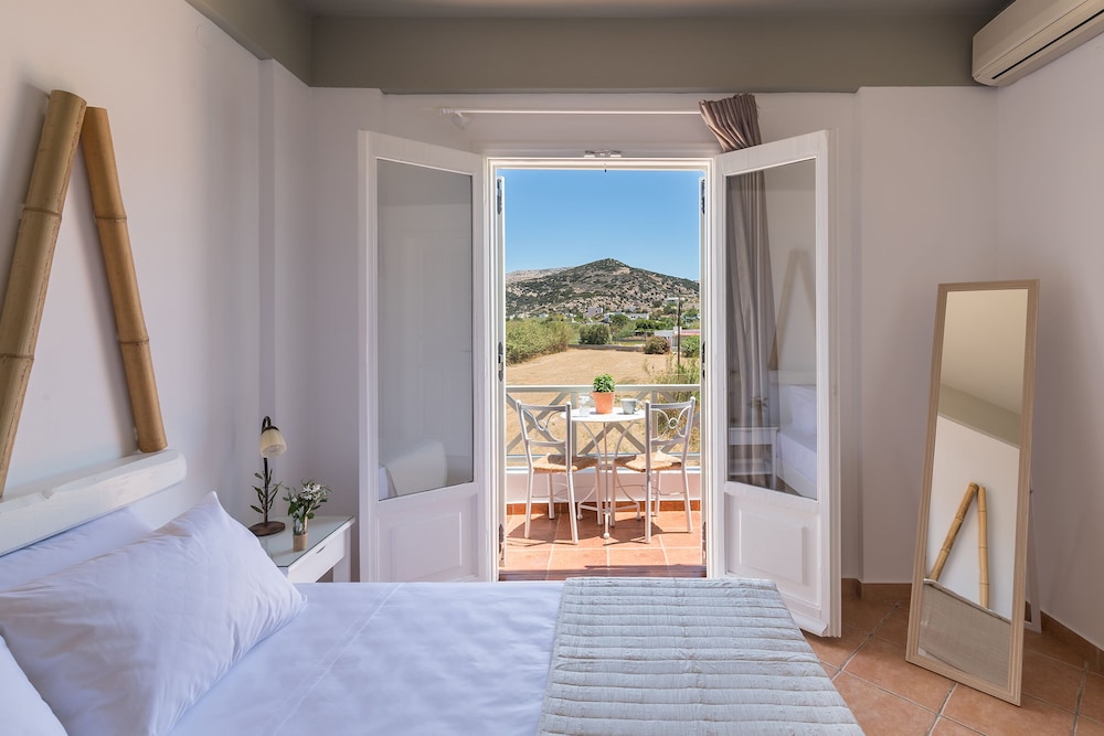 OLIVAS ROOMS photo 4