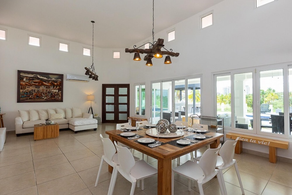 The Golf Oasis Villa by Acomodo