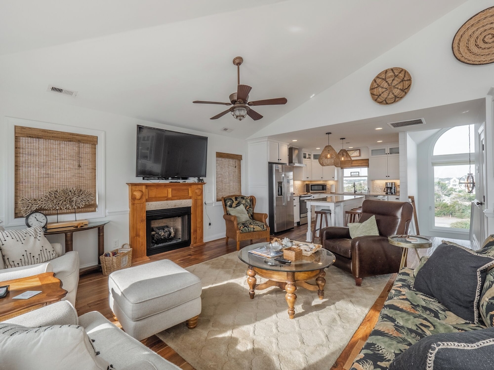C-Maid by Topsail Realty