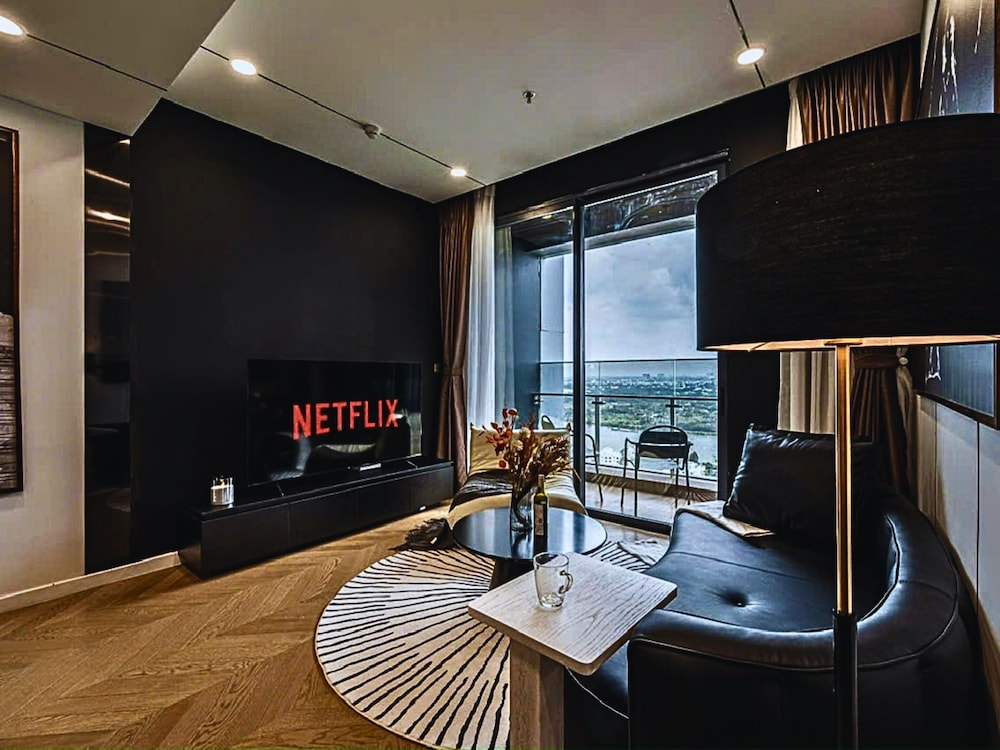 The Lumiere Luxury Citypoint ANGIA