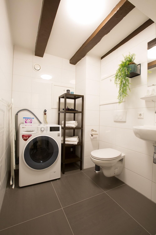 Canal Garden Apartment